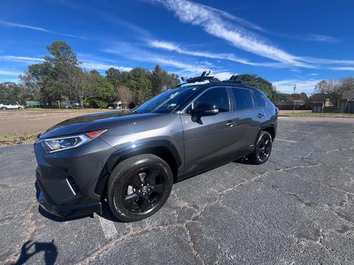 2020 Toyota RAV4 Hybrid XSE