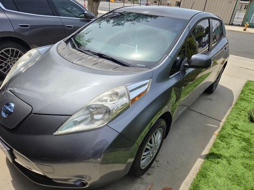 Gray 2016 Nissan Leaf S