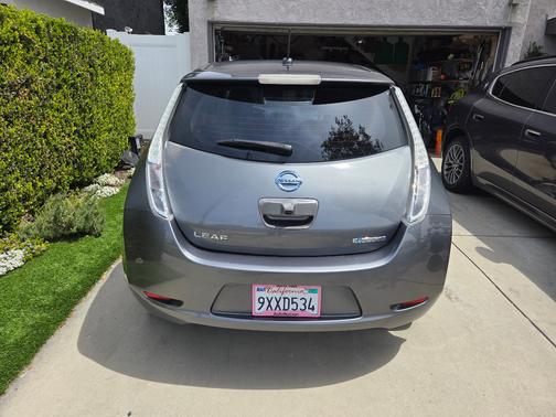 Gray 2016 Nissan Leaf S