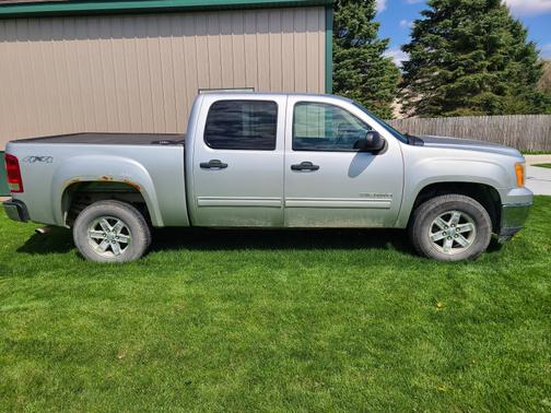 Silver 2011 GMC Sierra 1500 SLE