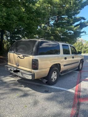 Gold 2005 Chevrolet Suburban 1500 LS