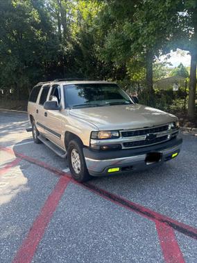Gold 2005 Chevrolet Suburban 1500 LS