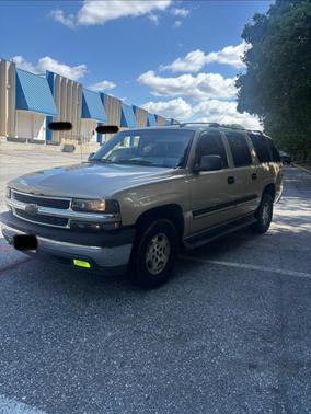 Gold 2005 Chevrolet Suburban 1500 LS