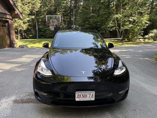 Black 2022 Tesla Model Y Long Range