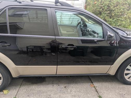 Black 2008 Ford Taurus X Eddie Bauer