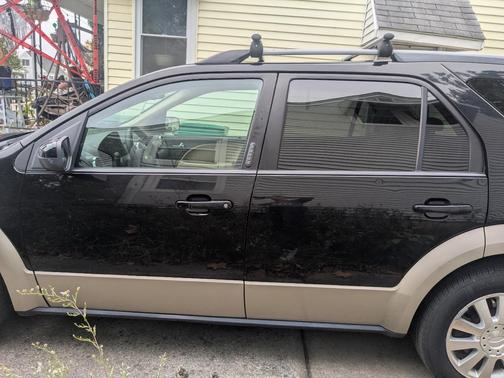 Black 2008 Ford Taurus X Eddie Bauer