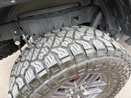 Gray 2025 Jeep Gladiator Sport S