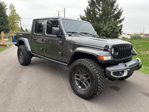 Gray 2025 Jeep Gladiator Sport S