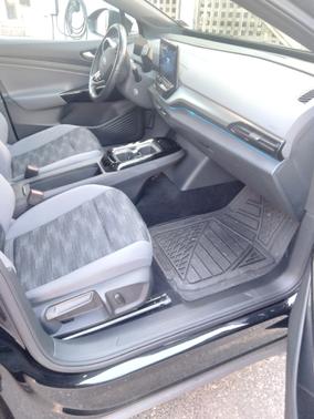 Black 2022 Volkswagen ID.4 Pro