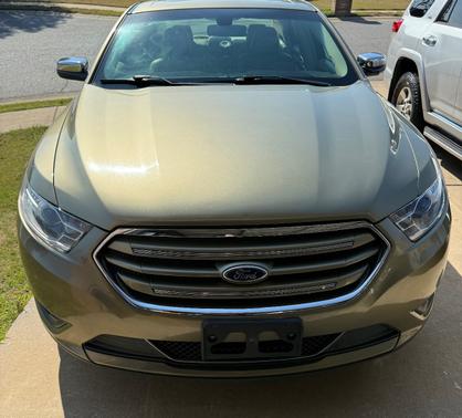 Green 2013 Ford Taurus Limited