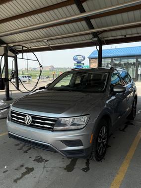 Gray 2019 Volkswagen Tiguan 2.0T SE