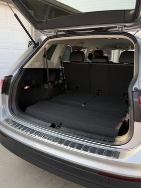 Gray 2019 Volkswagen Tiguan 2.0T SE