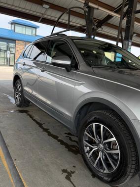 Gray 2019 Volkswagen Tiguan 2.0T SE