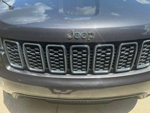 Gray 2018 Jeep Grand Cherokee Laredo E