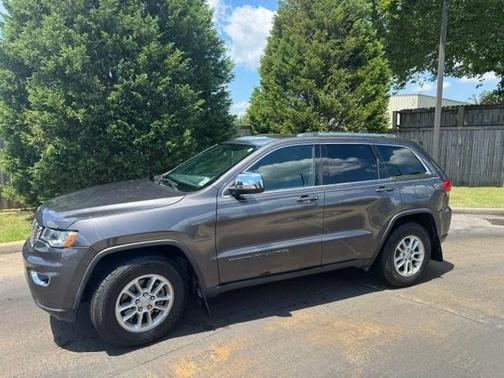 Gray 2018 Jeep Grand Cherokee Laredo E