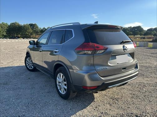 Gray 2017 Nissan Rogue SV
