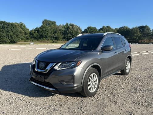 Gray 2017 Nissan Rogue SV
