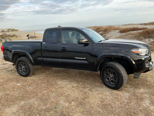 2017 Toyota Tacoma SR5