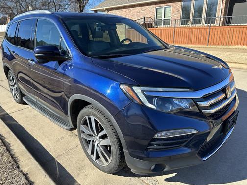 Blue 2018 Honda Pilot Touring