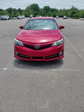 Red 2012 Toyota Camry SE