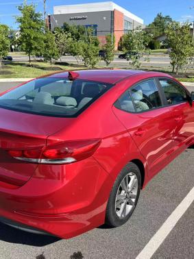 Red 2017 Hyundai ELANTRA SE