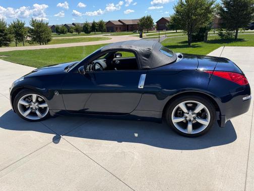 Blue 2008 Nissan 350Z Touring