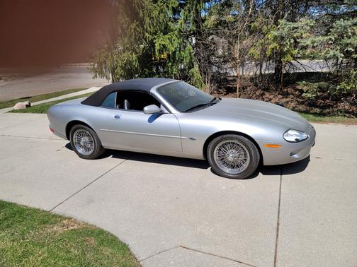 Photo 1 of 1 of 1998 Jaguar XK8 Base