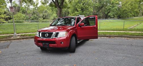2012 Nissan Pathfinder SV