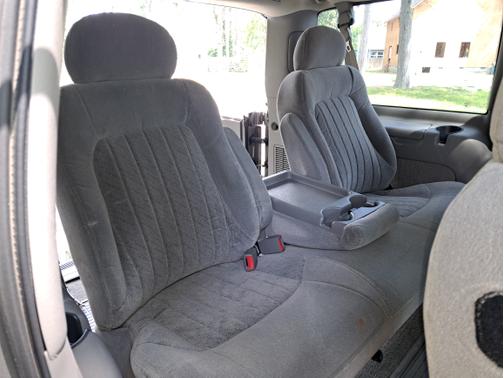 2005 GMC Safari Base