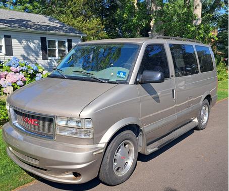 2005 GMC Safari Base