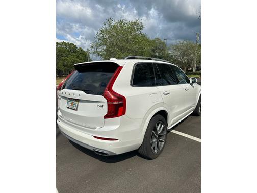 2018 Volvo XC90 T6 Momentum