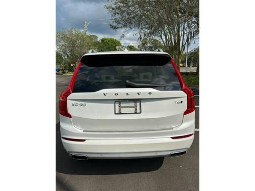 2018 Volvo XC90 T6 Momentum
