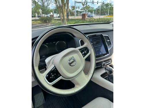 2018 Volvo XC90 T6 Momentum