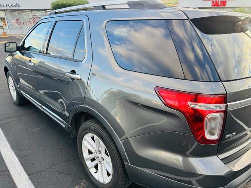 Gray 2015 Ford Explorer XLT