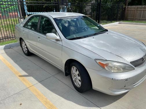 Silver 2002 Toyota Camry XLE V6