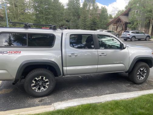 Photo 3 of 6 of 2017 Toyota Tacoma TRD Off Road