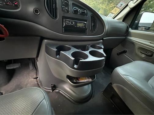 2006 Ford E350 Super Duty XL Extended Wagon