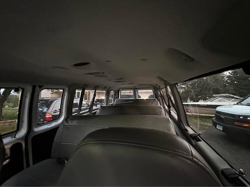 2006 Ford E350 Super Duty XL Extended Wagon