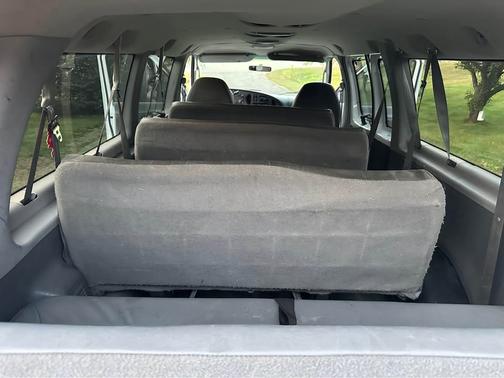 2006 Ford E350 Super Duty XL Extended Wagon