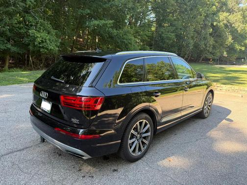 Black 2017 Audi Q7 3.0T Prestige