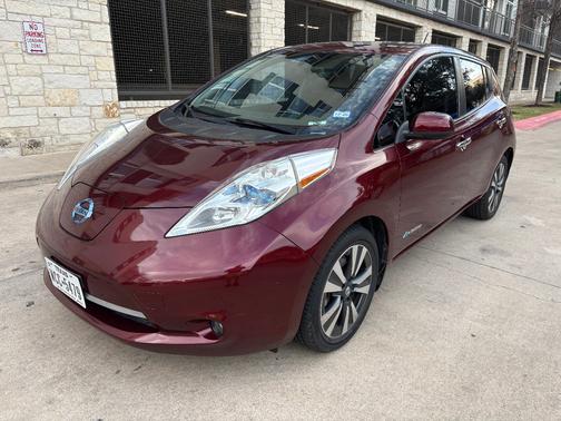 Red 2016 Nissan Leaf SL