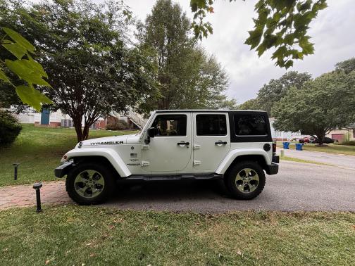 2017 Jeep Wrangler Unlimited Sahara