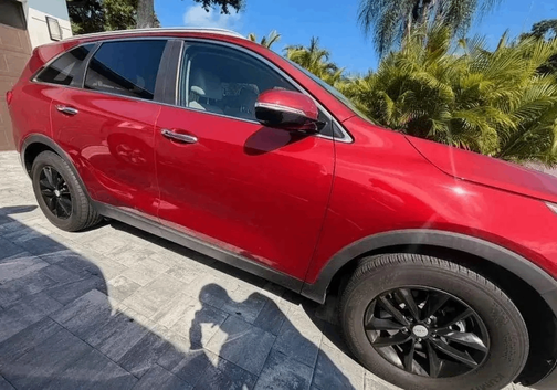 Red 2017 Kia Sorento LX