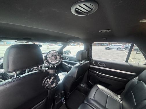 Black 2017 Ford Explorer XLT