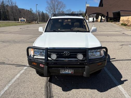 White 1999 Toyota Land Cruiser Base