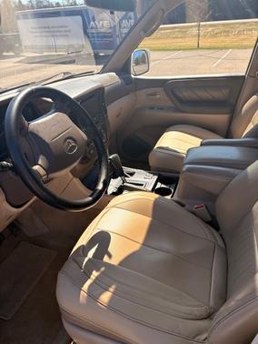 White 1999 Toyota Land Cruiser Base