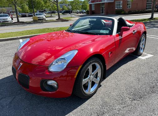 Red 2007 Pontiac Solstice GXP