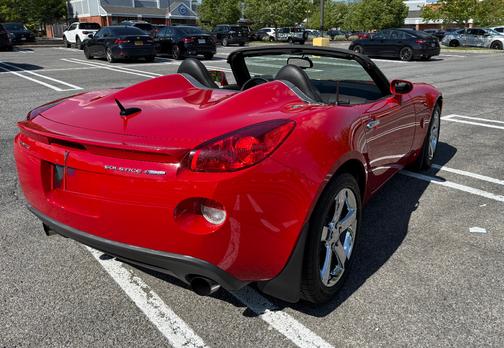 Red 2007 Pontiac Solstice GXP