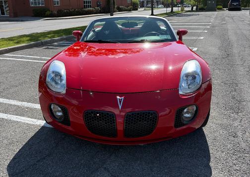 Red 2007 Pontiac Solstice GXP