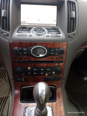 Black 2009 INFINITI G37 x